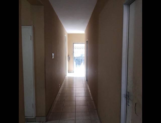 5 BEDROOM APARTMENT FOR SALE IN SUNNYSIDE